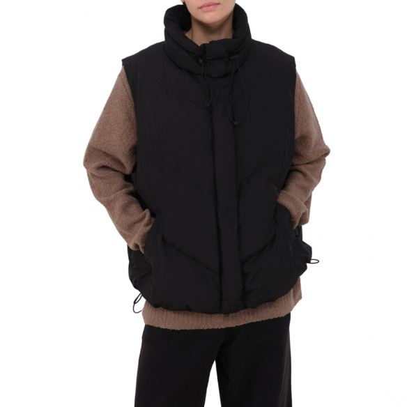 EMBASSY OF BRICKS AND LOGS LISI VEST BLACK