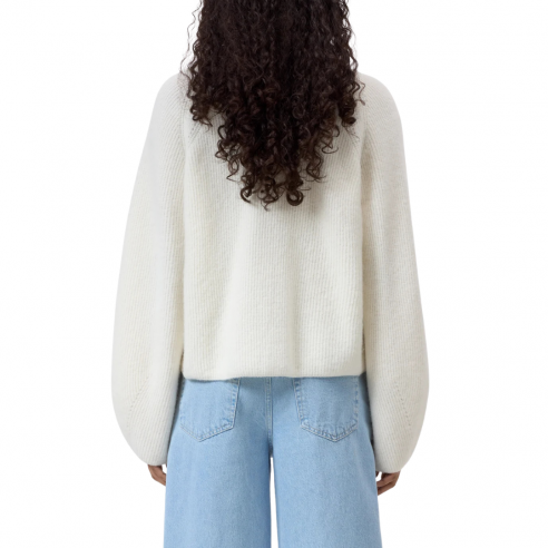 CLOSED CREWNECK WHIPPED CREAM 2